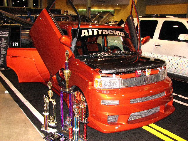 DUB-Custom-Auto-Show-Miami-Beach-FL-2007-119