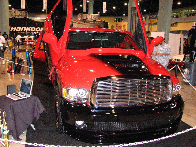 DUB-Custom-Auto-Show-Miami-Beach-FL-2007-142