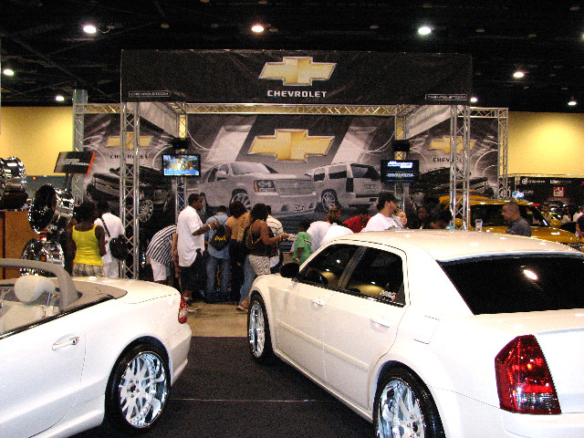 DUB-Custom-Auto-Show-Miami-Beach-FL-2007-197