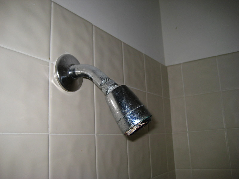 Delta-Supreme-Massaging-Shower-Head-Install-Guide-001