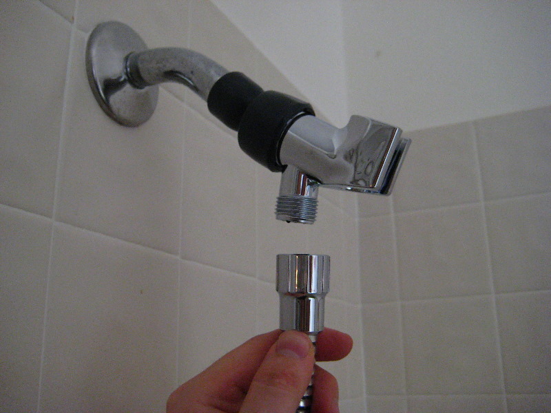 Delta-Supreme-Massaging-Shower-Head-Install-Guide-016