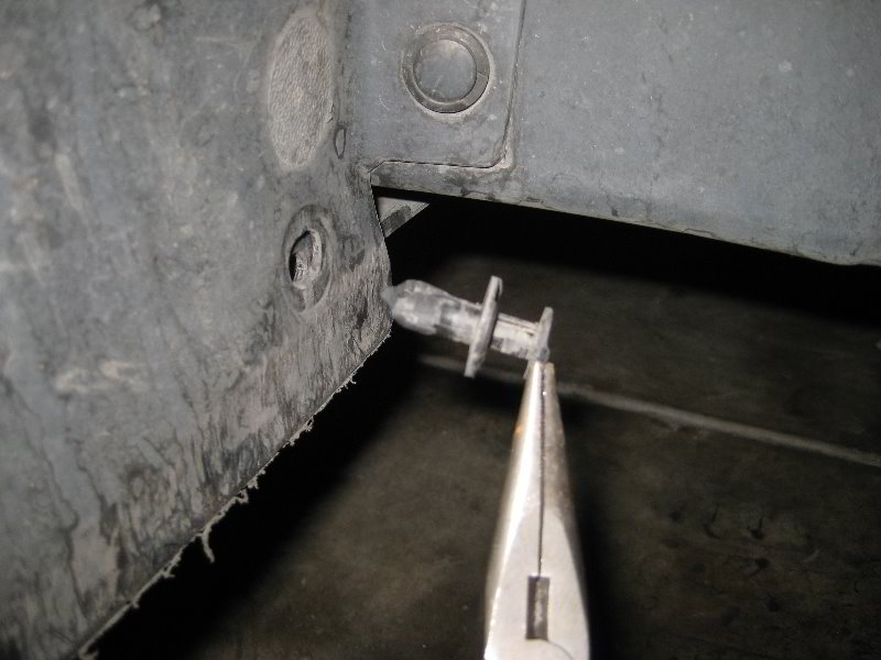 Dodge-Avenger-12V-Automotive-Battery-Replacement-Guide-013