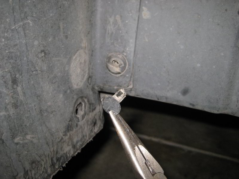 Dodge-Avenger-12V-Automotive-Battery-Replacement-Guide-014