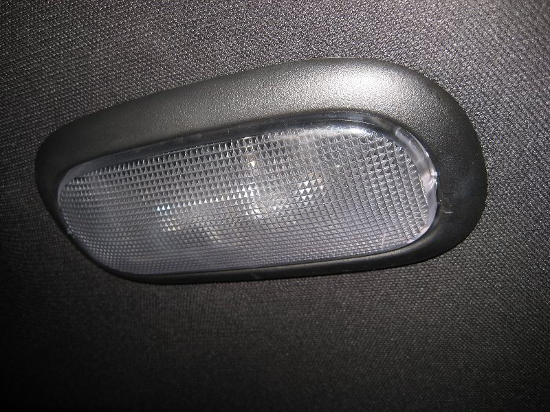Dodge-Avenger-Dome-Light-Bulb-Replacement-Guide-001