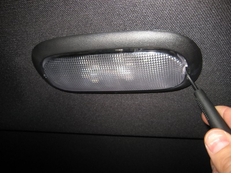 DodgeAvengerDomeLightBulbReplacementGuide002