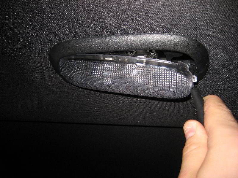 Dodge-Avenger-Dome-Light-Bulb-Replacement-Guide-003