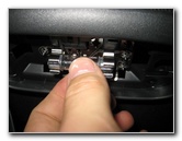 Dodge-Avenger-Dome-Light-Bulb-Replacement-Guide-005