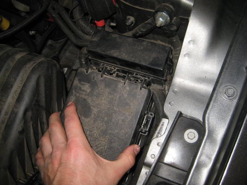 Dodge-Avenger-Electrical-Fuse-Replacement-Guide-011