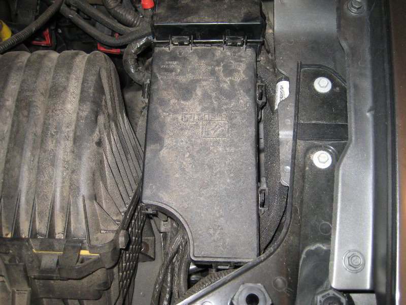 Dodge-Avenger-Electrical-Fuse-Replacement-Guide-012