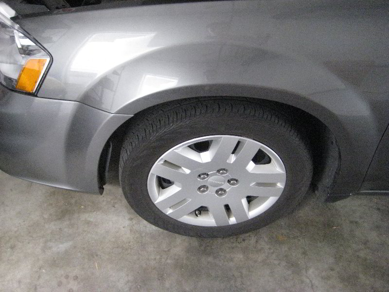 Dodge-Avenger-Front-Brake-Pads-Replacement-Guide-001