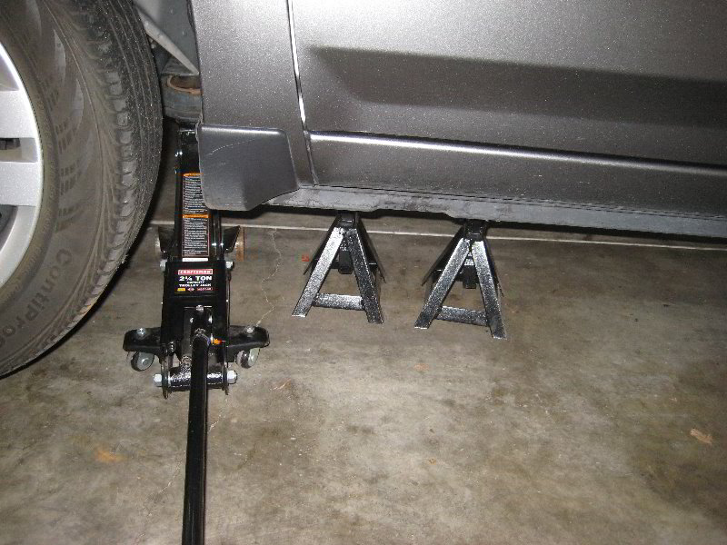 Dodge-Avenger-Front-Brake-Pads-Replacement-Guide-003