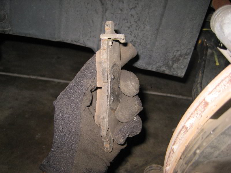 Dodge-Avenger-Front-Brake-Pads-Replacement-Guide-025