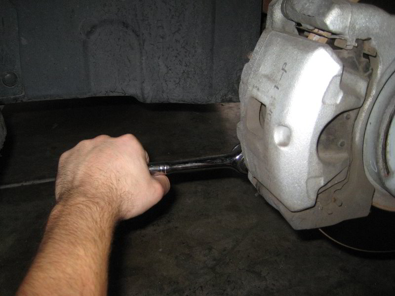 Dodge-Avenger-Front-Brake-Pads-Replacement-Guide-030