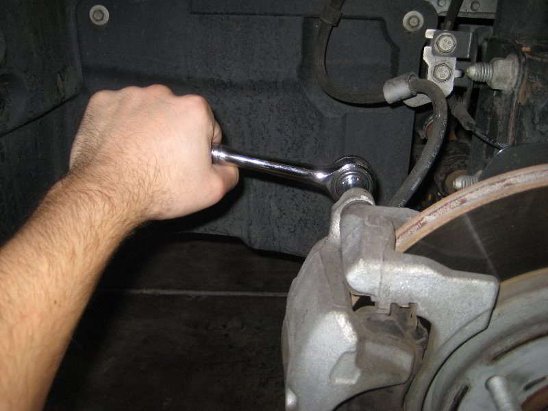 DodgeAvengerFrontBrakePadsReplacementGuide031