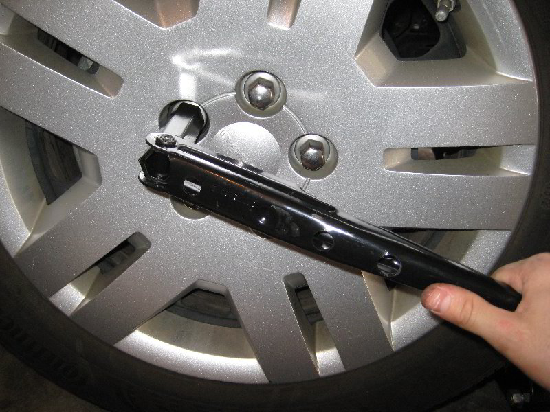 Dodge-Avenger-Front-Brake-Pads-Replacement-Guide-037