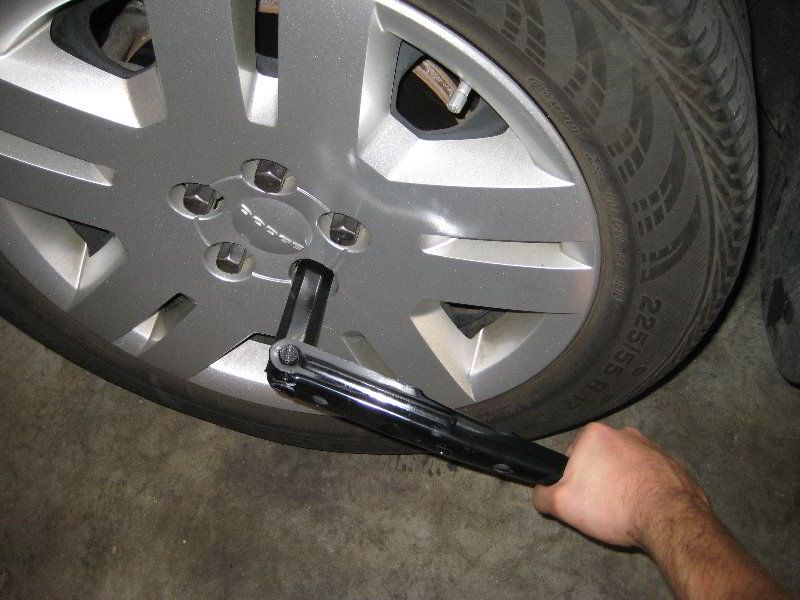 Dodge-Avenger-Front-Brake-Pads-Replacement-Guide-039