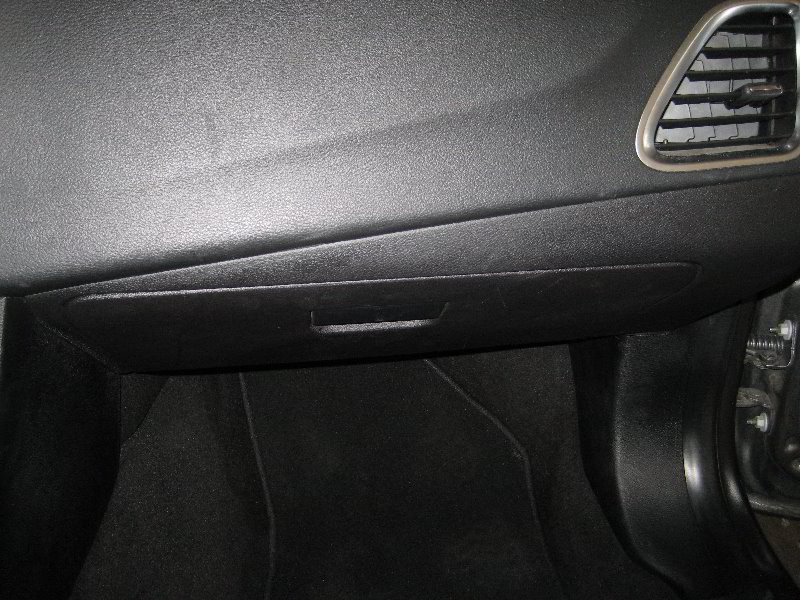 Dodge-Avenger-HVAC-Cabin-Air-Filter-Replacement-Guide-001