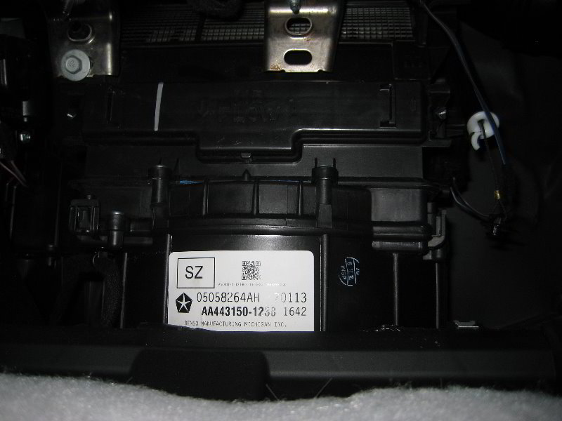 DodgeAvengerHVACCabinAirFilterReplacementGuide021