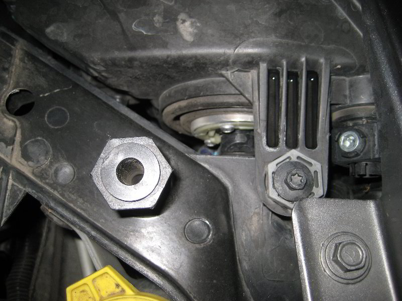 Dodge-Avenger-Headlight-Bulbs-Replacement-Guide-003