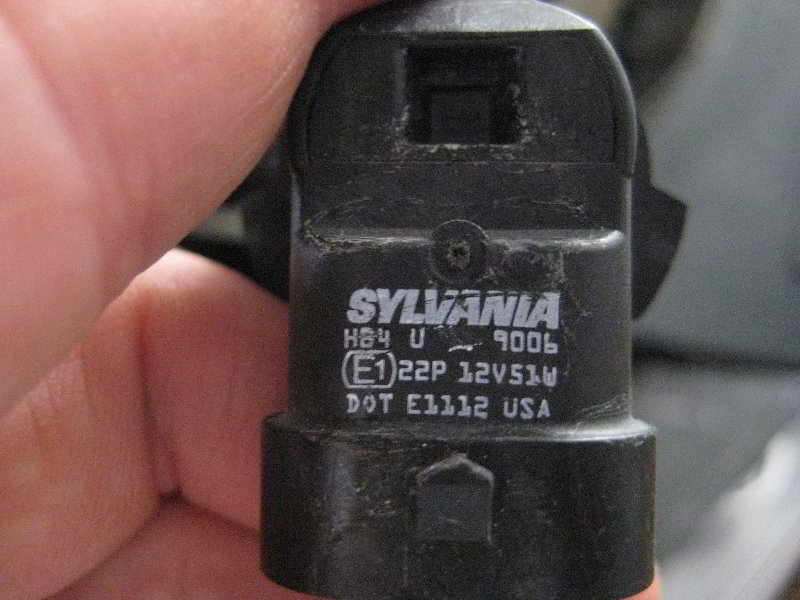 Dodge-Avenger-Headlight-Bulbs-Replacement-Guide-008