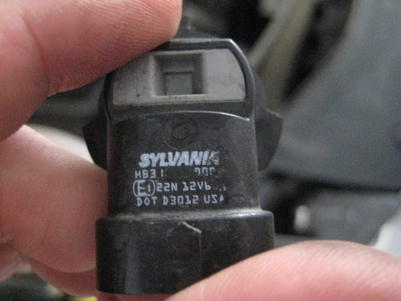 Dodge-Avenger-Headlight-Bulbs-Replacement-Guide-019