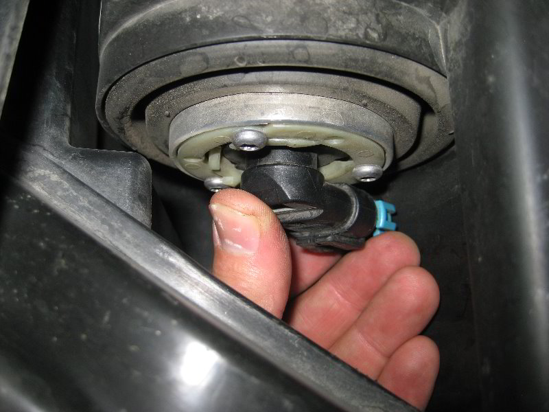 Dodge-Avenger-Headlight-Bulbs-Replacement-Guide-021