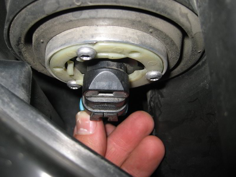 Dodge-Avenger-Headlight-Bulbs-Replacement-Guide-022