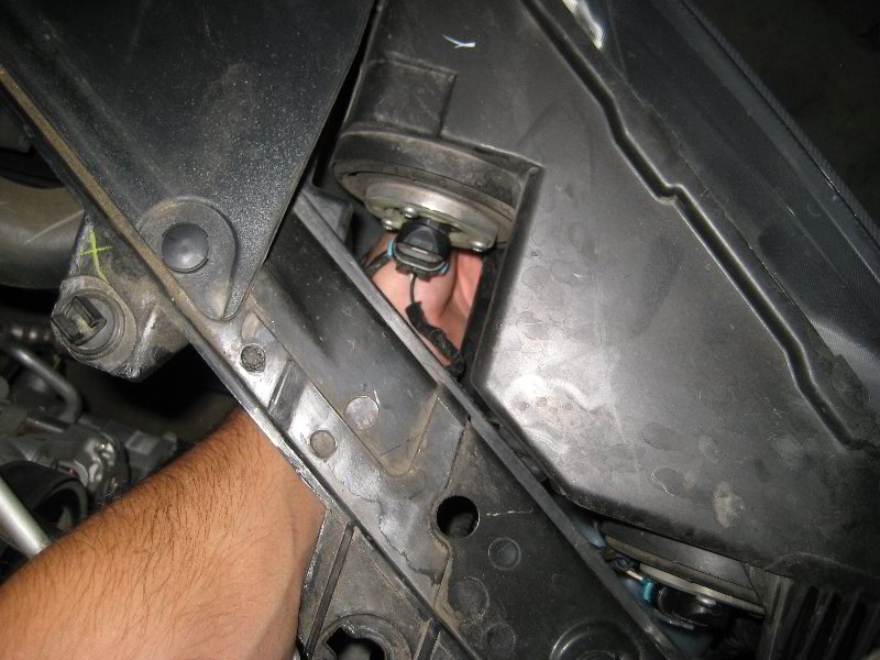 Dodge-Avenger-Headlight-Bulbs-Replacement-Guide-028