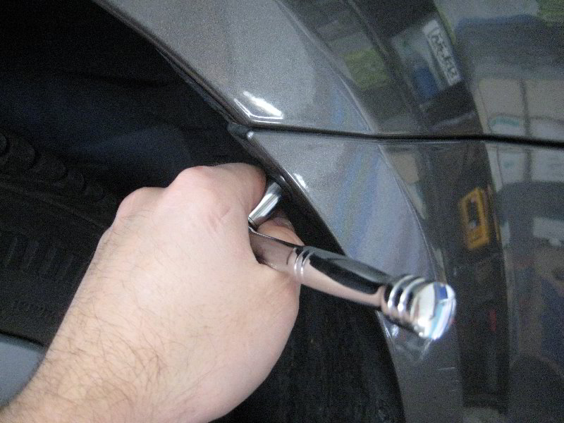 Dodge-Avenger-Headlight-Bulbs-Replacement-Guide-031