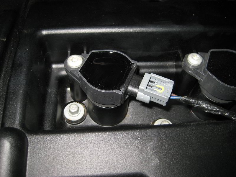 Dodge-Avenger-I4-Engine-Spark-Plugs-Replacement-Guide-004