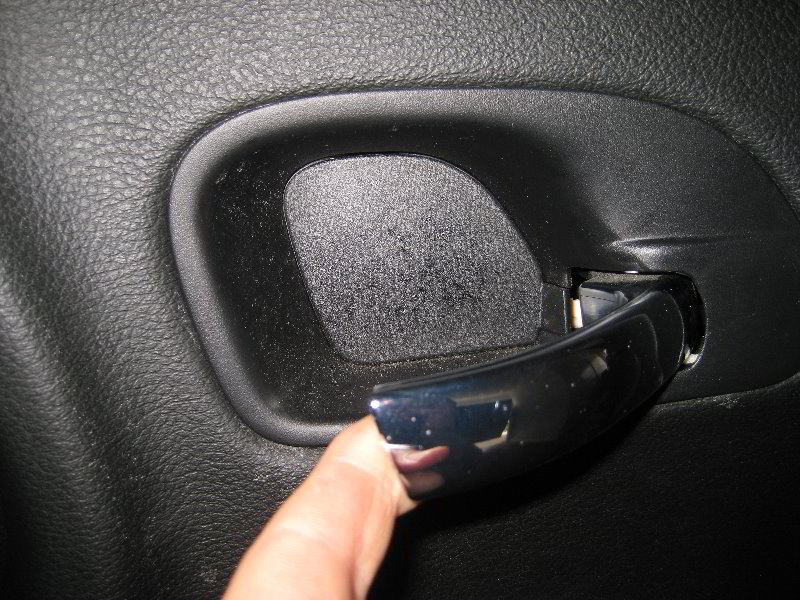 Dodge-Avenger-Interior-Door-Panel-Removal-Guide-002