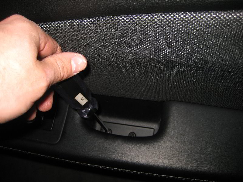 Dodge-Avenger-Interior-Door-Panel-Removal-Guide-010