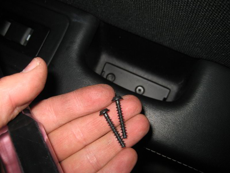 Dodge-Avenger-Interior-Door-Panel-Removal-Guide-011