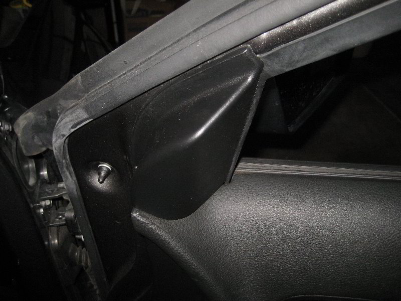 Dodge-Avenger-Interior-Door-Panel-Removal-Guide-012