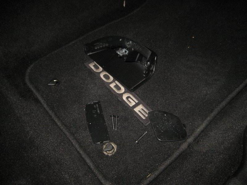 Dodge-Avenger-Interior-Door-Panel-Removal-Guide-015