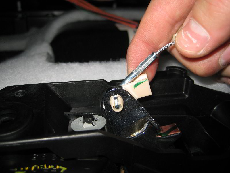 Dodge-Avenger-Interior-Door-Panel-Removal-Guide-024