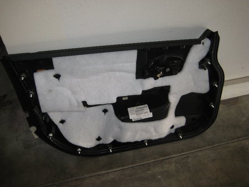 Dodge-Avenger-Interior-Door-Panel-Removal-Guide-028