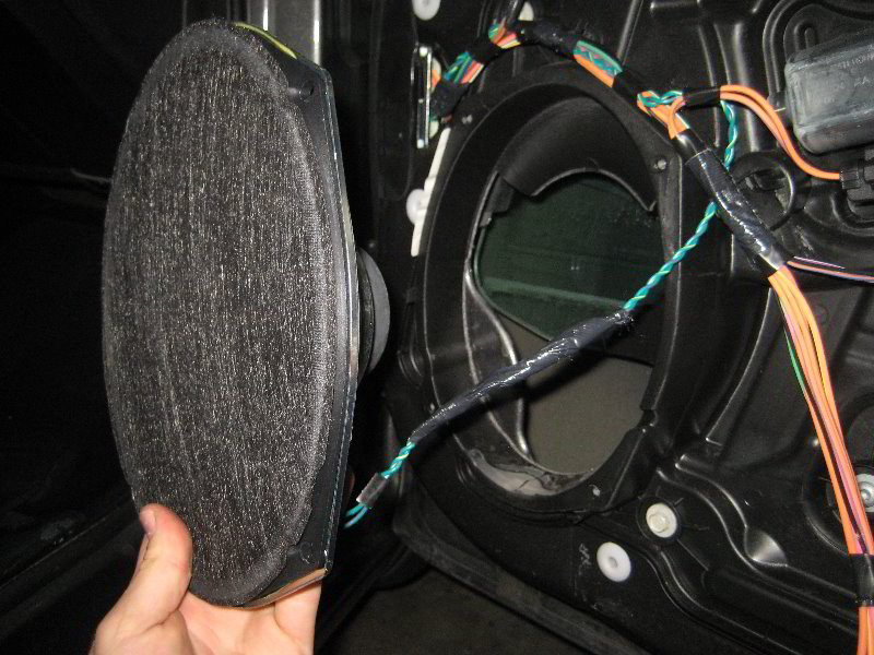 Dodge-Avenger-Interior-Door-Panel-Removal-Guide-032