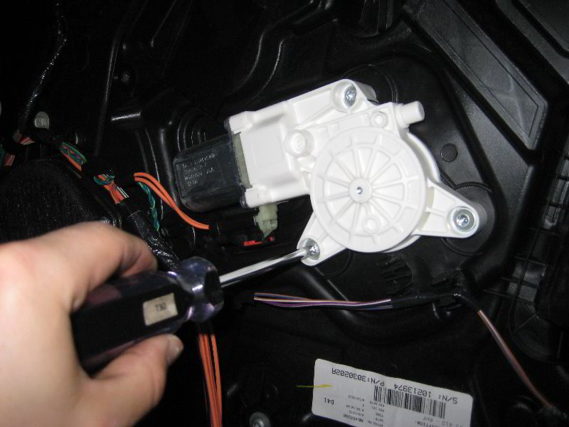 Dodge-Avenger-Interior-Door-Panel-Removal-Guide-035