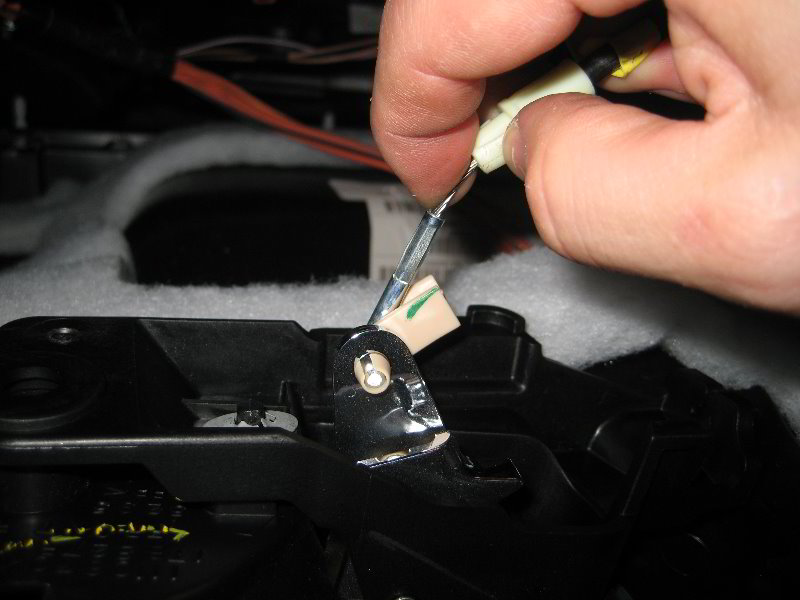 Dodge-Avenger-Interior-Door-Panel-Removal-Guide-039