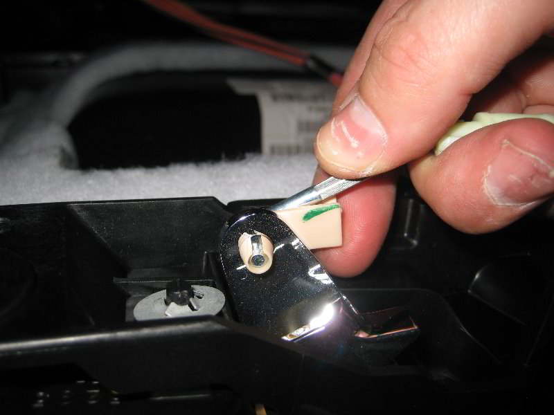 Dodge-Avenger-Interior-Door-Panel-Removal-Guide-040