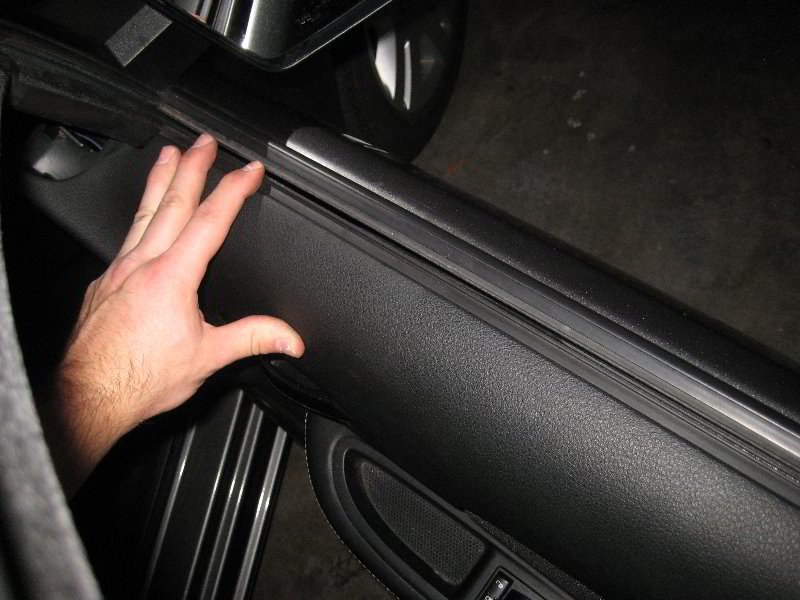 Dodge-Avenger-Interior-Door-Panel-Removal-Guide-044