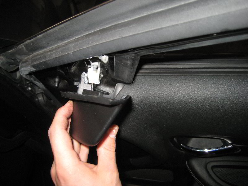 Dodge-Avenger-Interior-Door-Panel-Removal-Guide-047