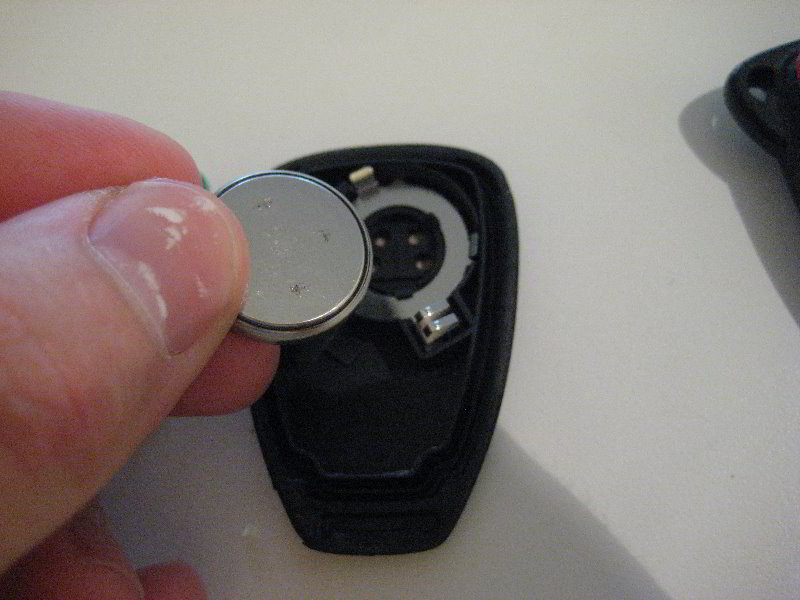 Dodge-Avenger-Key-Fob-Battery-Replacement-Guide-009