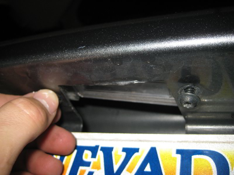 DodgeAvengerLicensePlateLightBulbReplacementGuide015