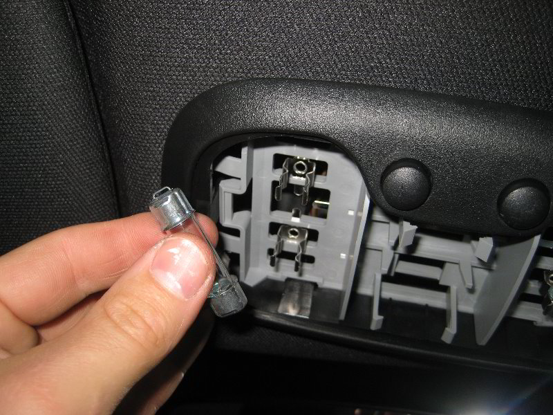 Dodge-Avenger-Map-Light-Bulbs-Replacement-Guide-006