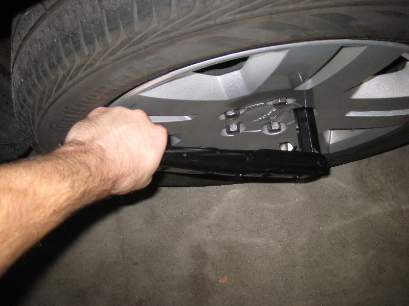 Dodge-Avenger-Rear-Disc-Brake-Pads-Replacement-Guide-002