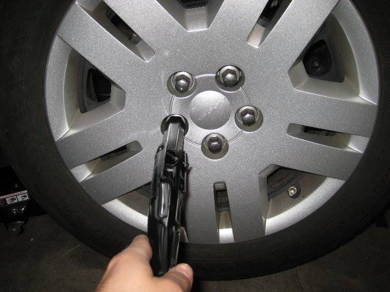 Dodge-Avenger-Rear-Disc-Brake-Pads-Replacement-Guide-004