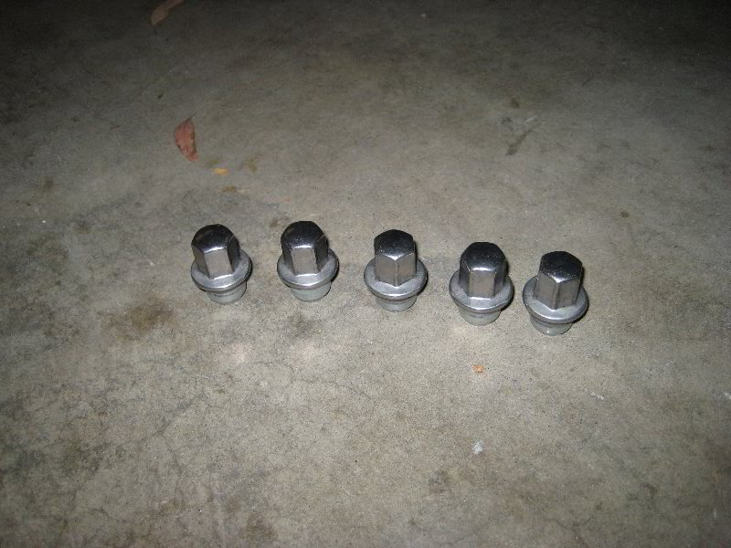 Dodge-Avenger-Rear-Disc-Brake-Pads-Replacement-Guide-005