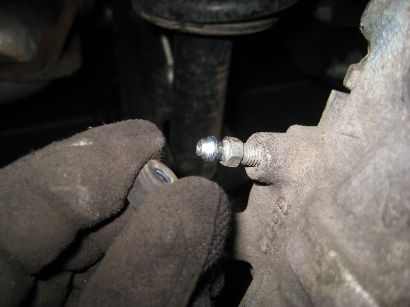 Dodge-Avenger-Rear-Disc-Brake-Pads-Replacement-Guide-029